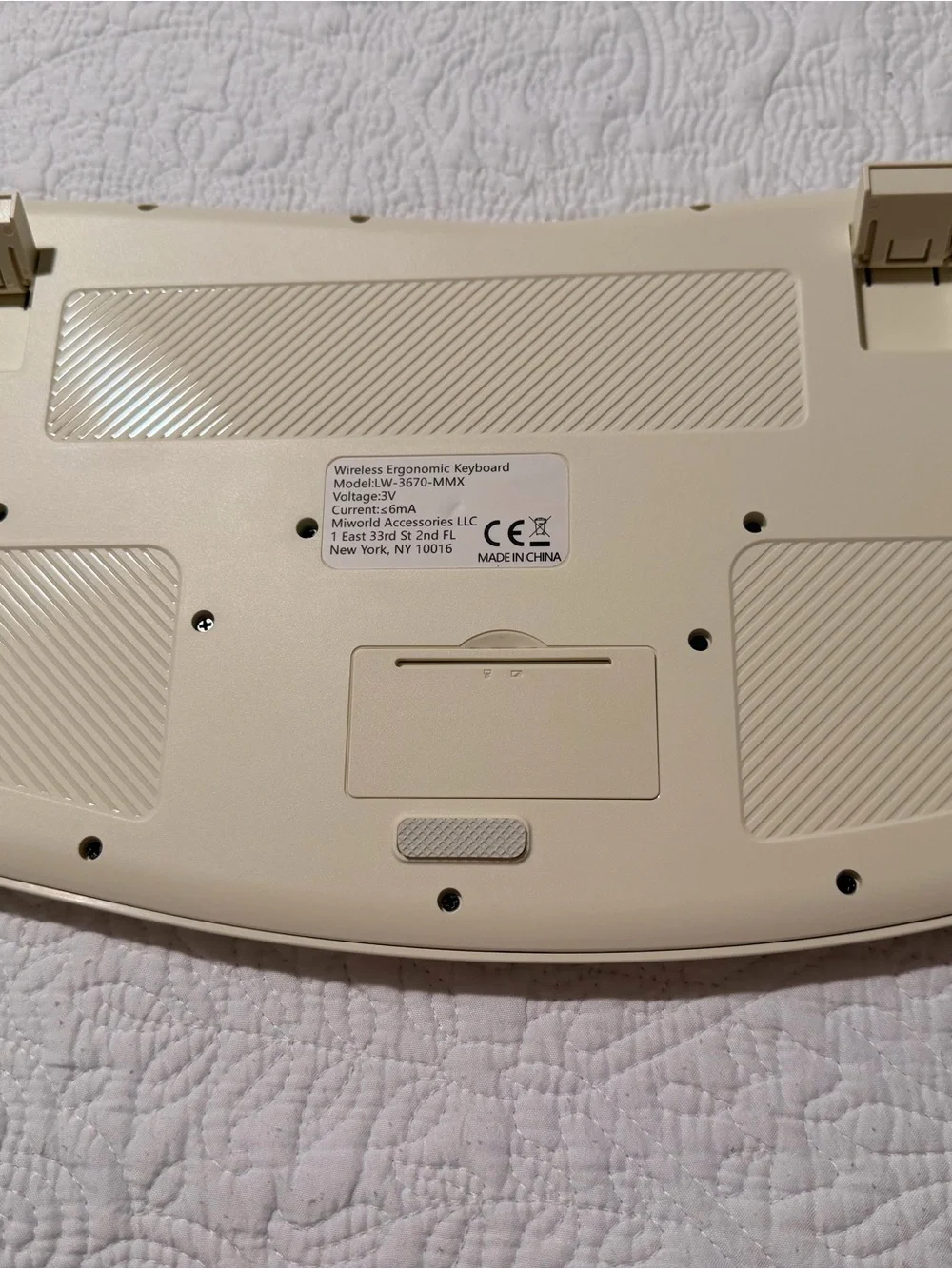 Wireless Ergonomic Keyboard and Mouse Set in Cream
